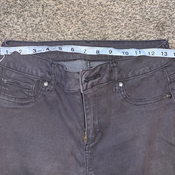 Women’s Maurices Grey Skinny Jeans (S-R) - Picture 4 of 5